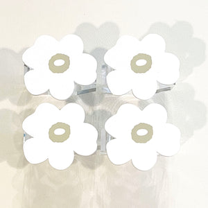 set of 4 - white flower napkin rings