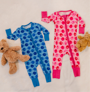 smile child pink pajamas