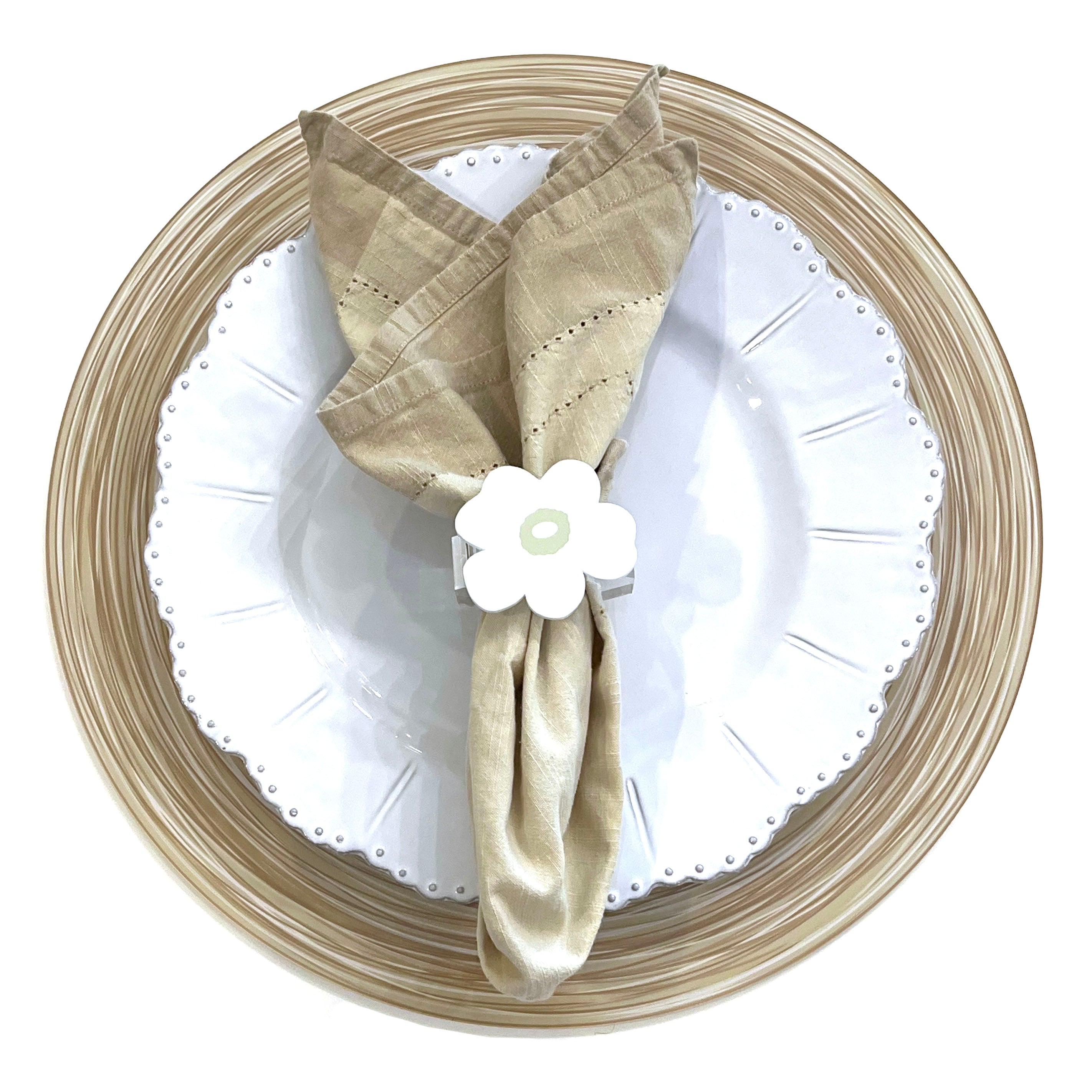 set of 4 - white flower napkin rings